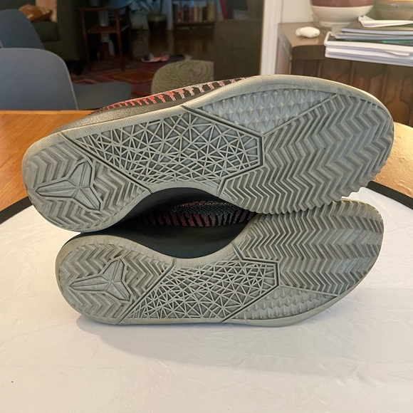 Nike Kobe KB Mentality 2 in dark red. Size 8.5! - Picture 7 of 9